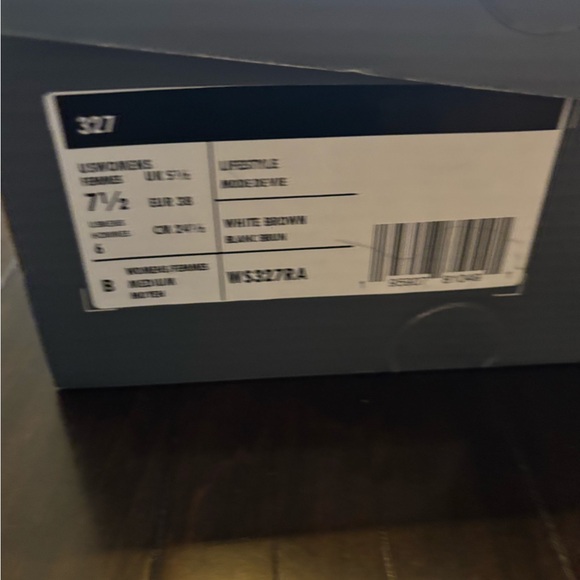 New Balance Cream Sneakers - Picture 4 of 4